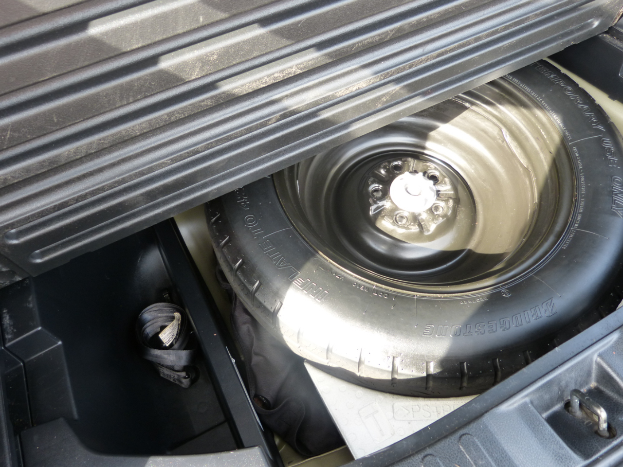 Toyota RAV4 LE AWD 2015