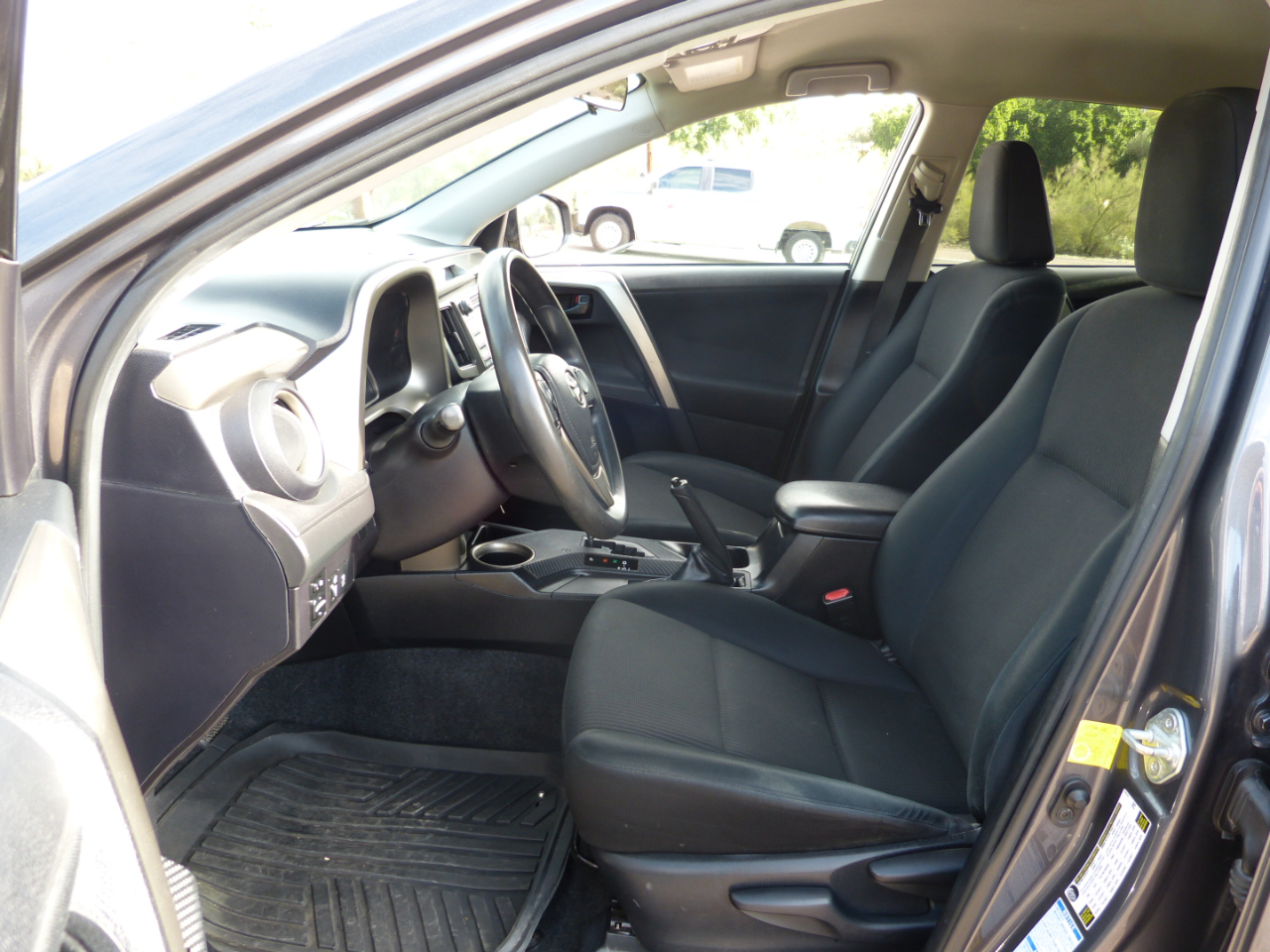 Toyota RAV4 LE AWD 2015