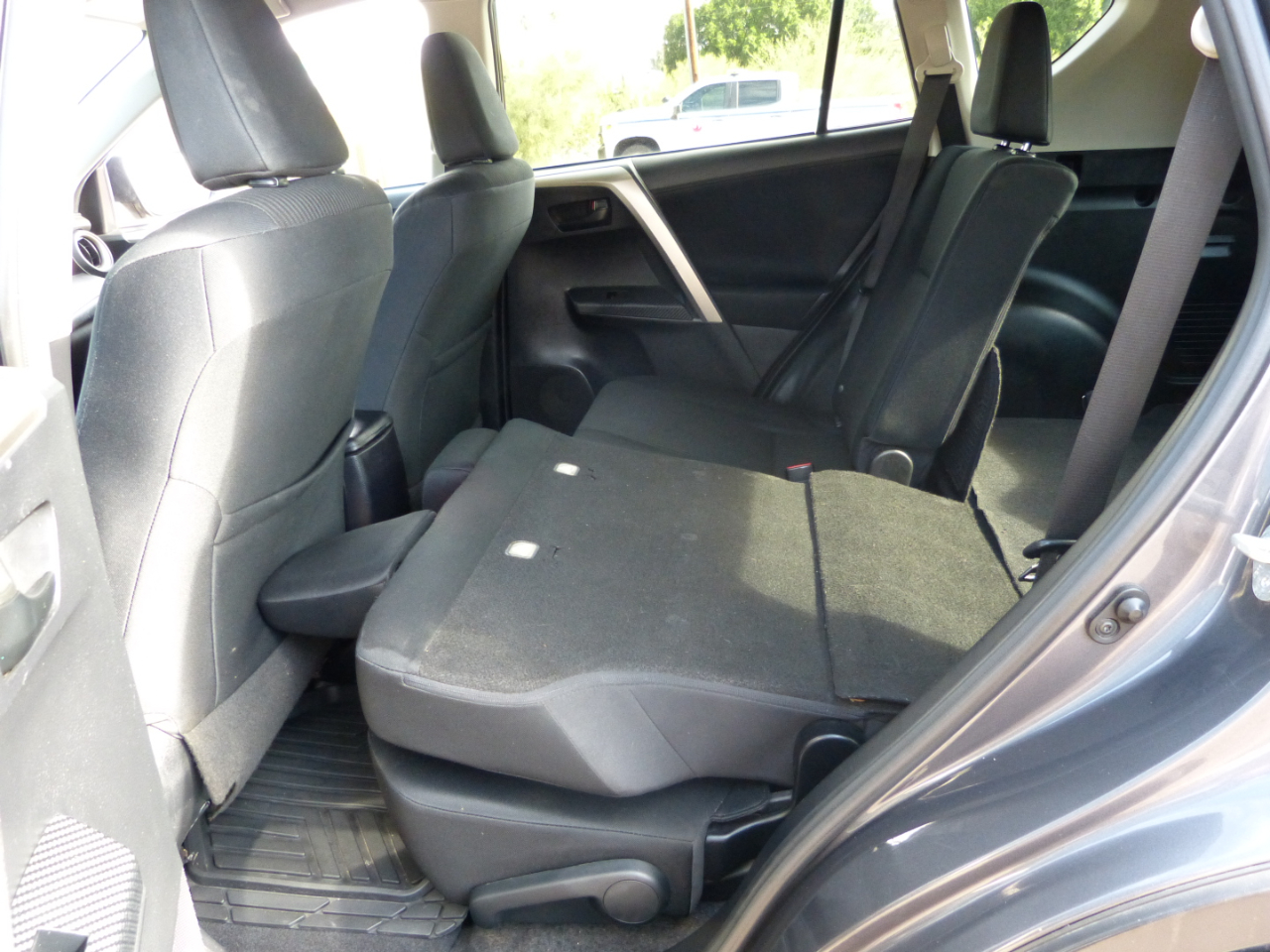 Toyota RAV4 LE AWD 2015