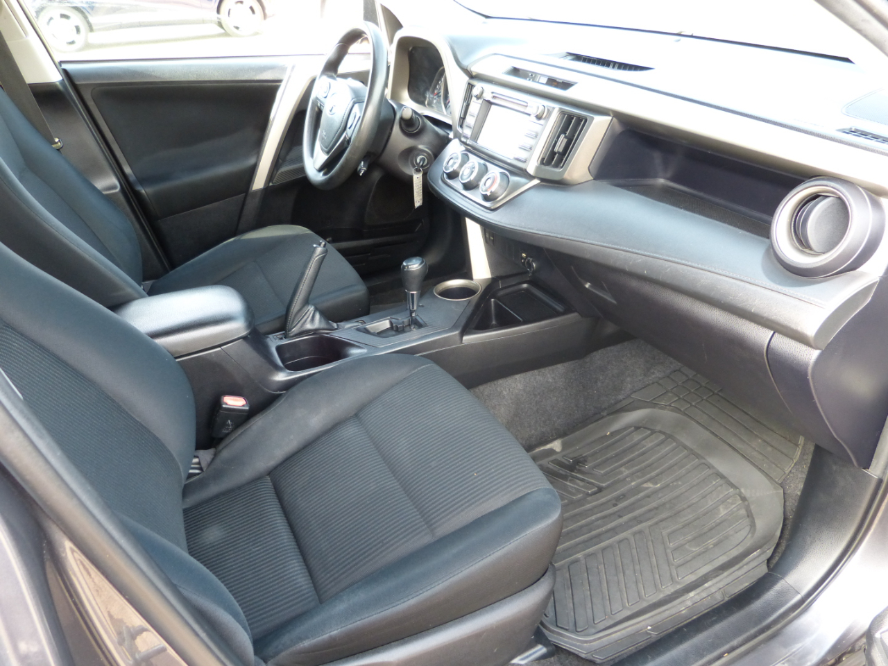 Toyota RAV4 LE AWD 2015