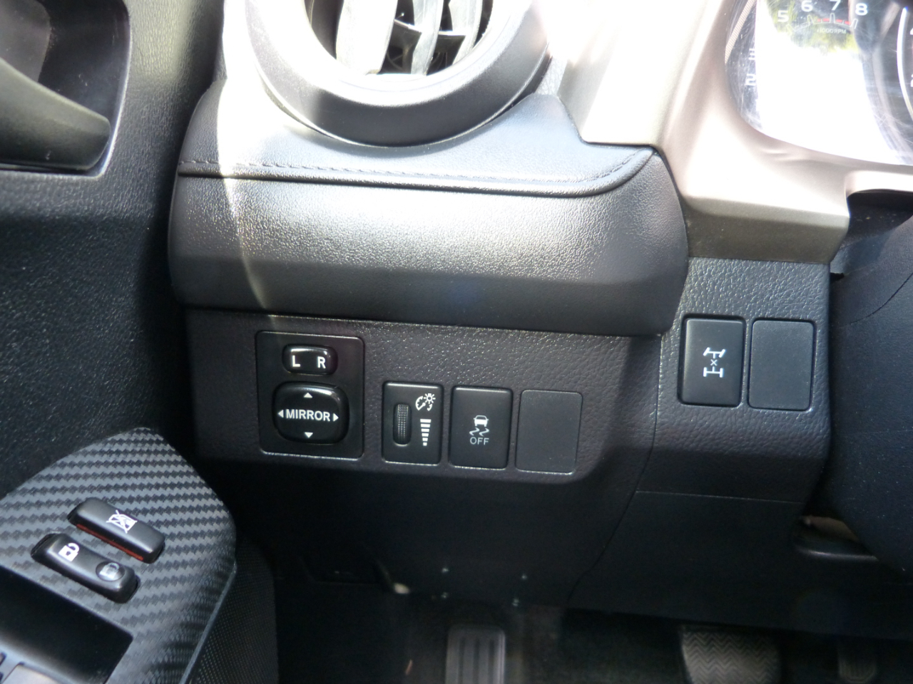 Toyota RAV4 LE AWD 2015