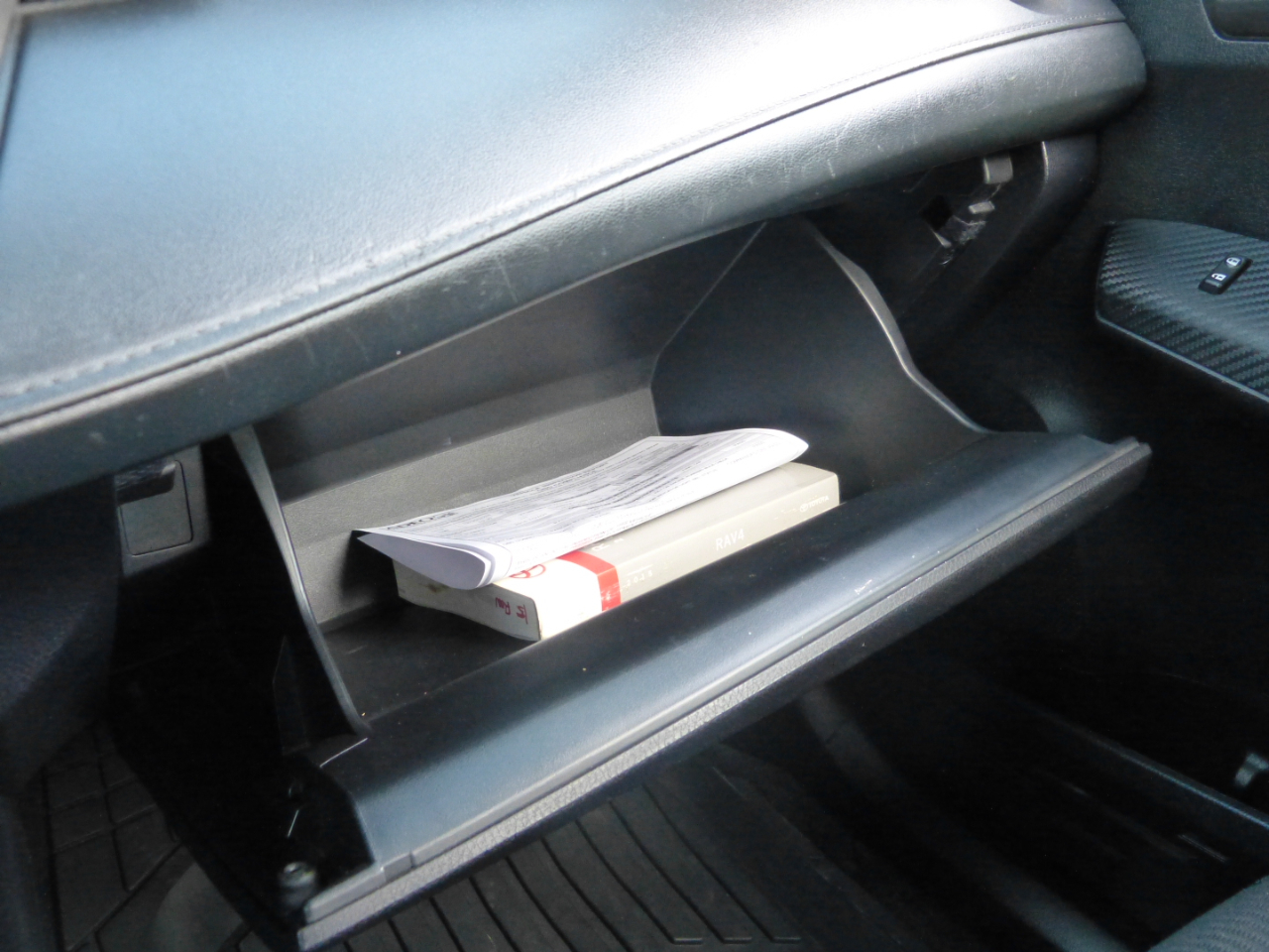 Toyota RAV4 LE AWD 2015