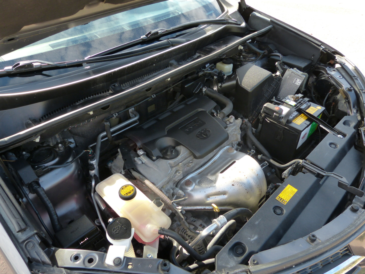 Toyota RAV4 LE AWD 2015