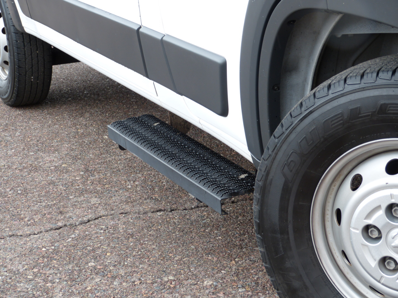 RAM Promaster 1500 Low Roof Tradesman 136-in. WB 2017