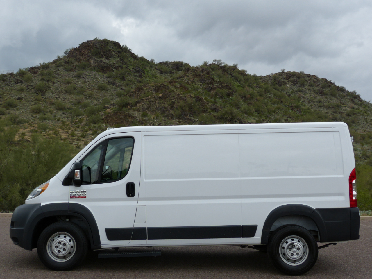 RAM Promaster 1500 Low Roof Tradesman 136-in. WB 2017