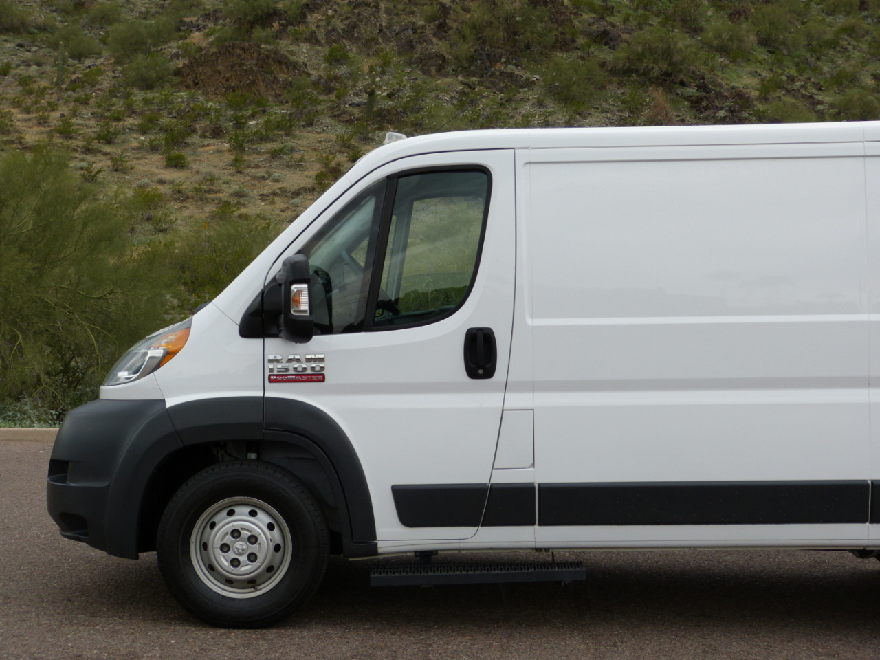 RAM Promaster 1500 Low Roof Tradesman 136-in. WB 2017