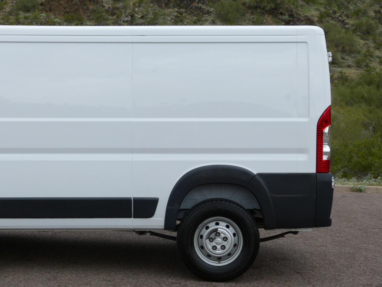 RAM Promaster 1500 Low Roof Tradesman 136-in. WB 2017