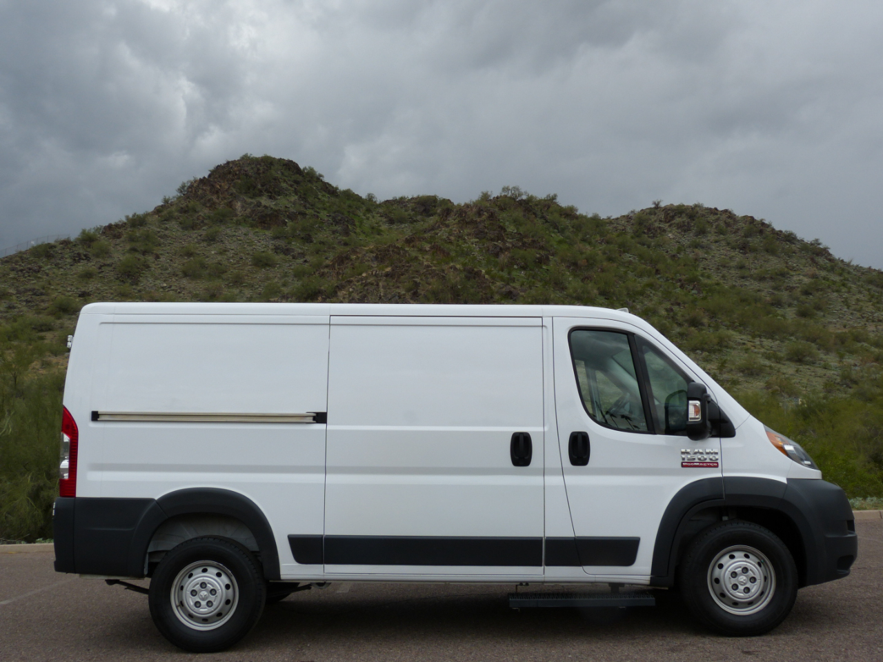 RAM Promaster 1500 Low Roof Tradesman 136-in. WB 2017