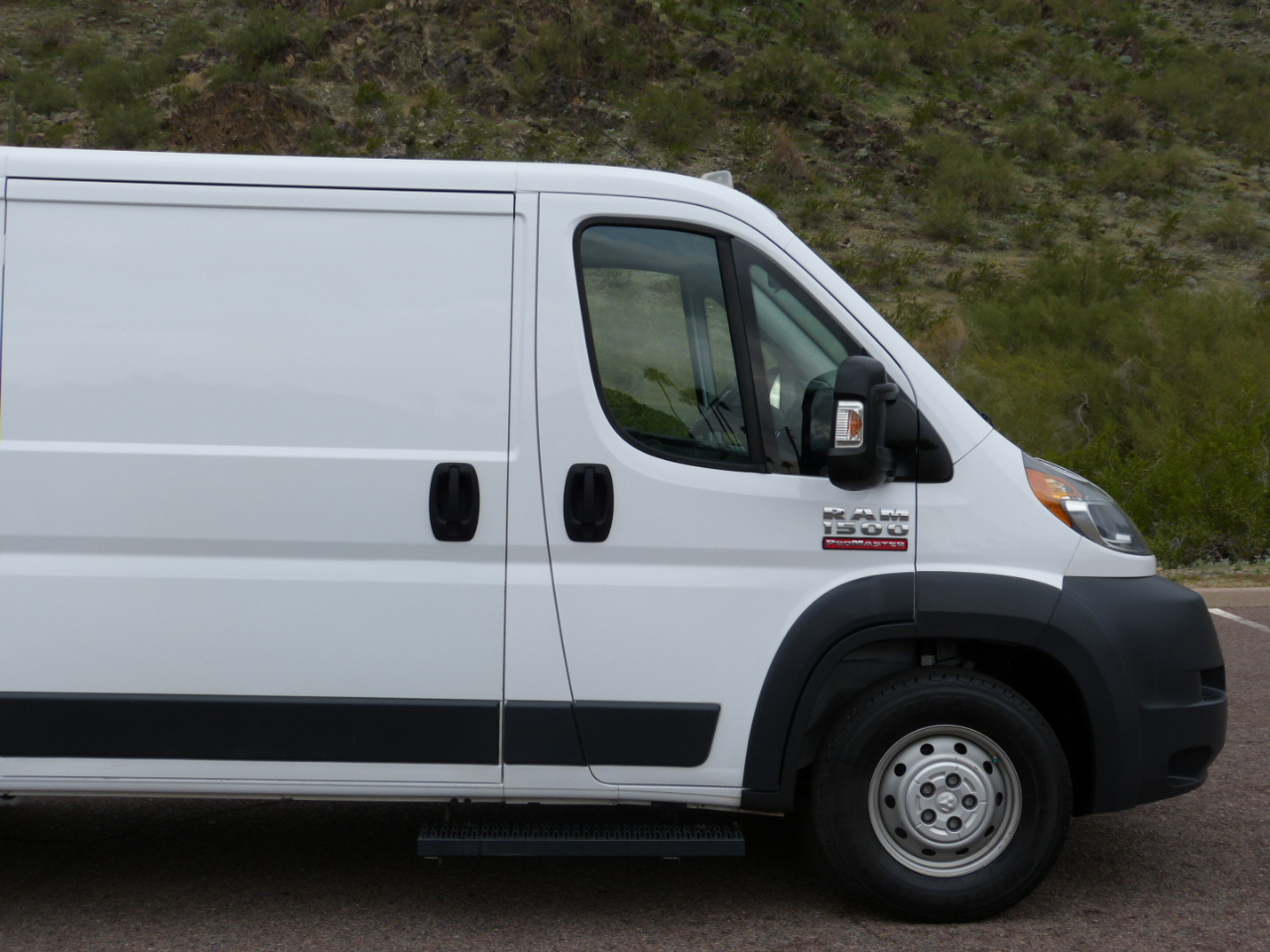 RAM Promaster 1500 Low Roof Tradesman 136-in. WB 2017