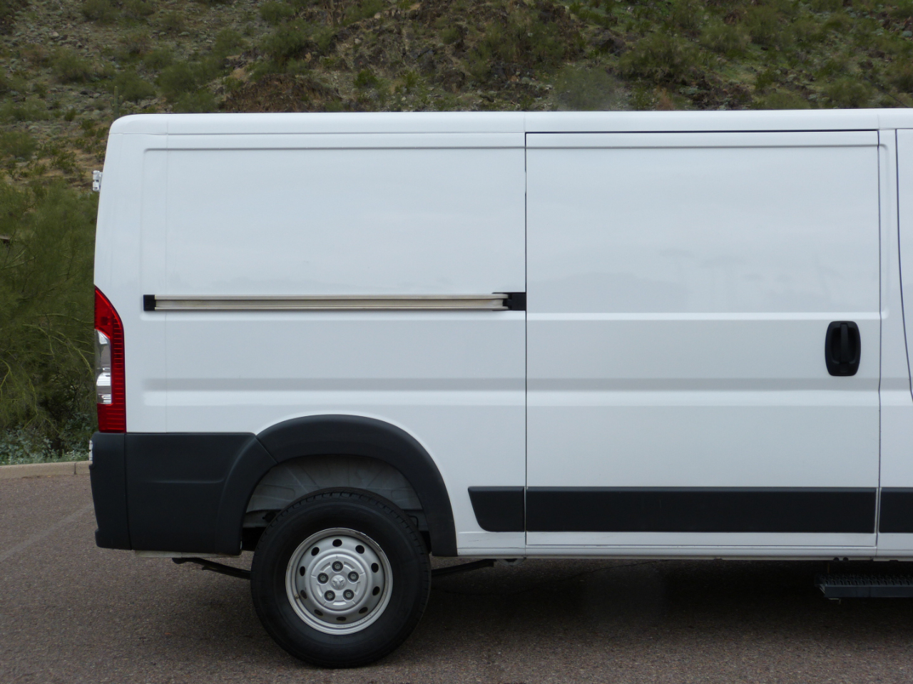 RAM Promaster 1500 Low Roof Tradesman 136-in. WB 2017