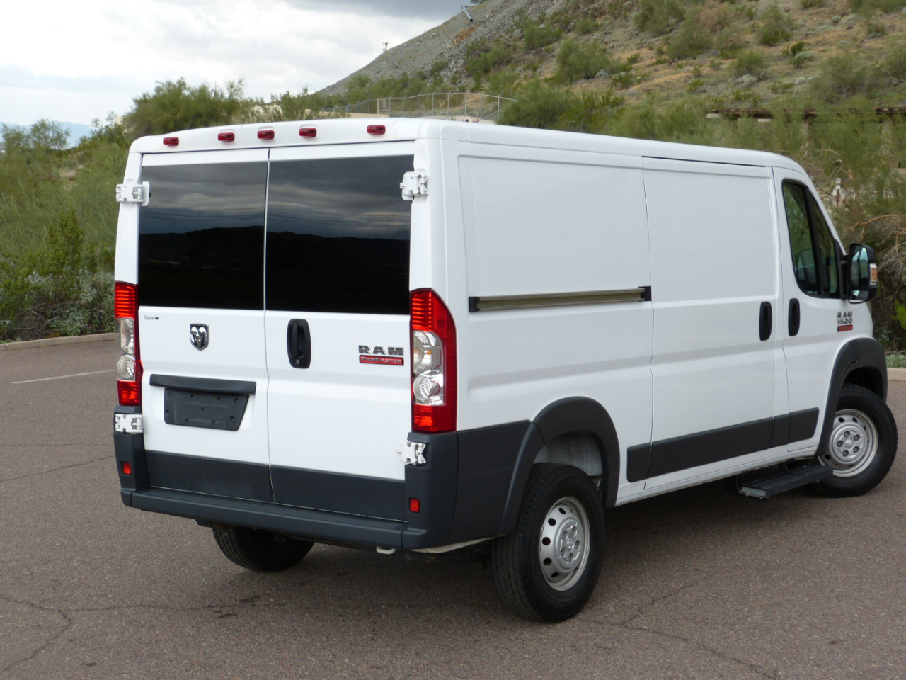 RAM Promaster 1500 Low Roof Tradesman 136-in. WB 2017