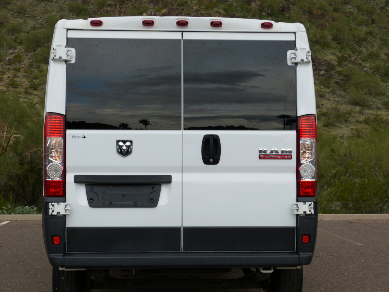 RAM Promaster 1500 Low Roof Tradesman 136-in. WB 2017