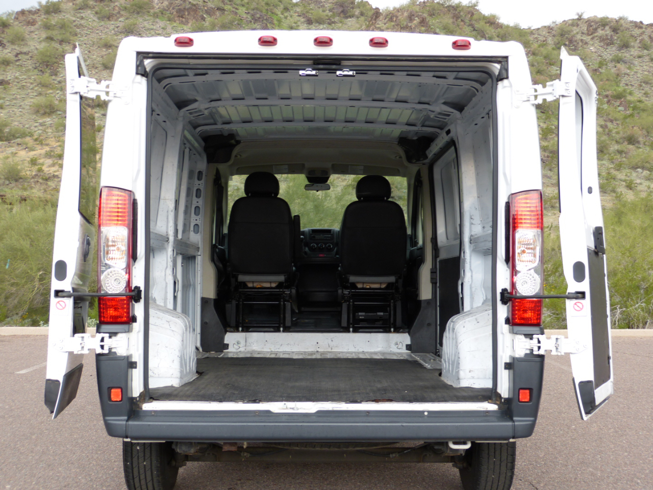 RAM Promaster 1500 Low Roof Tradesman 136-in. WB 2017