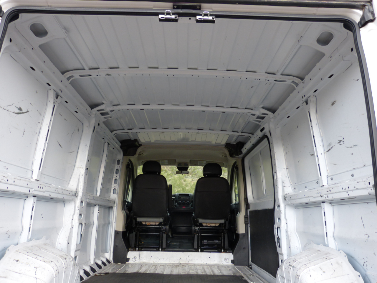 RAM Promaster 1500 Low Roof Tradesman 136-in. WB 2017