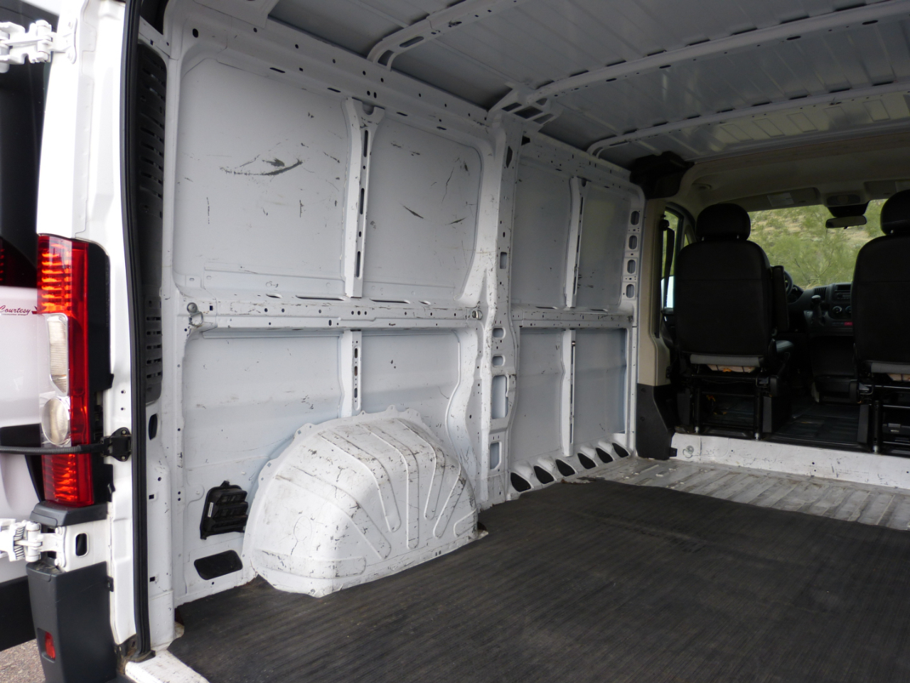 RAM Promaster 1500 Low Roof Tradesman 136-in. WB 2017