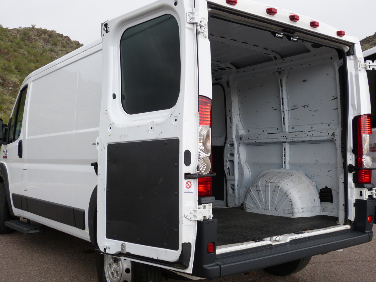 RAM Promaster 1500 Low Roof Tradesman 136-in. WB 2017