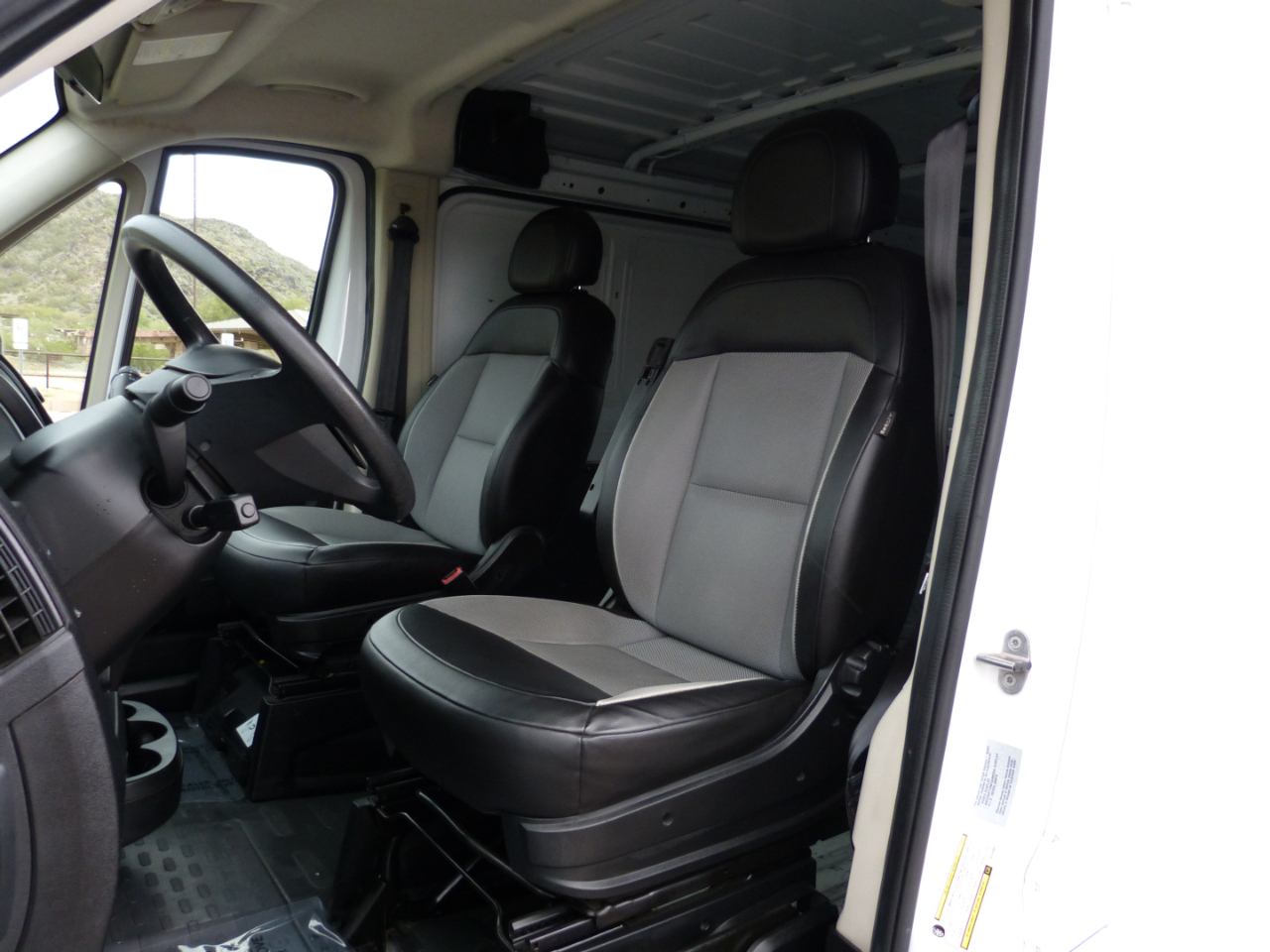 RAM Promaster 1500 Low Roof Tradesman 136-in. WB 2017