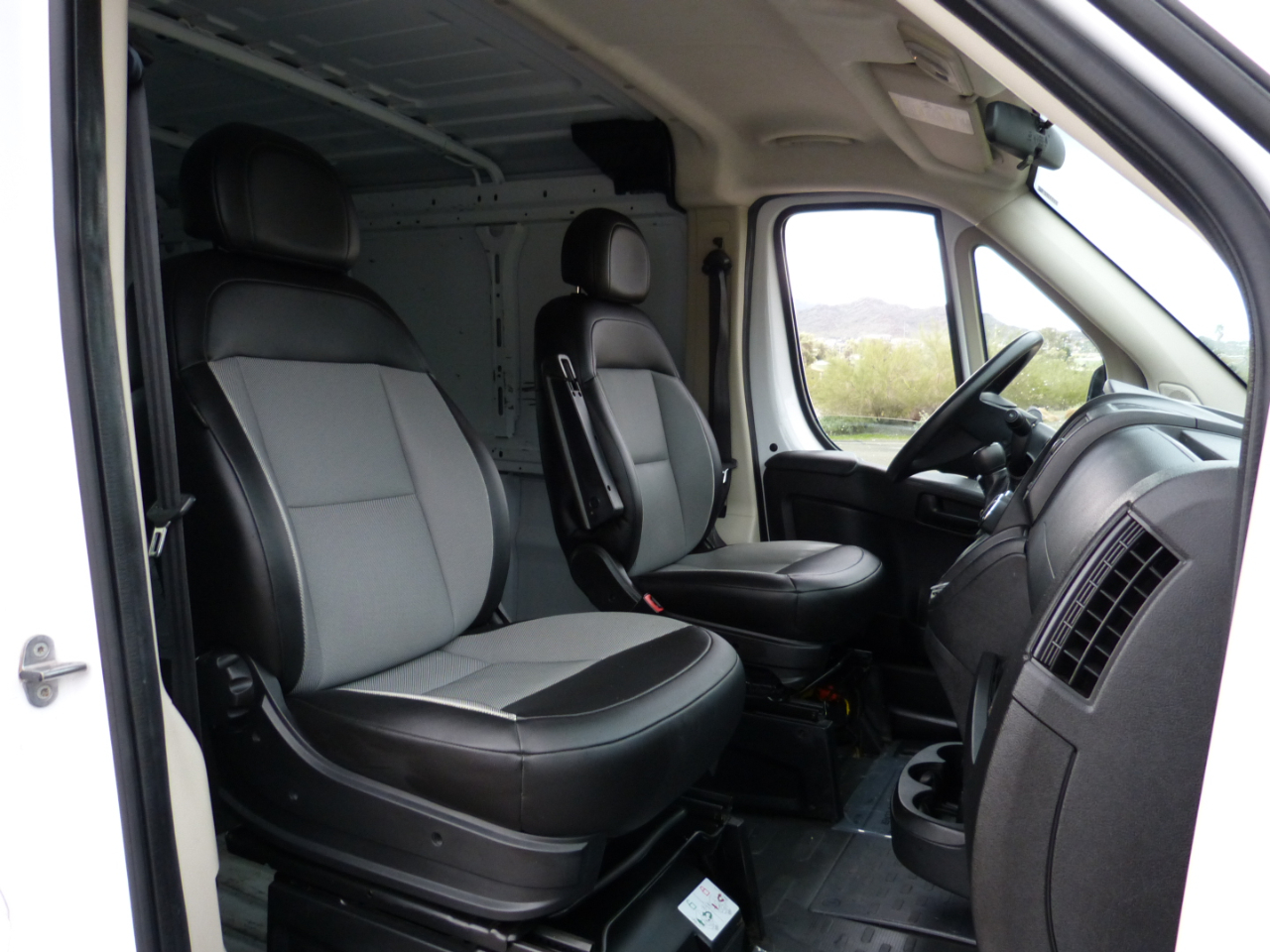 RAM Promaster 1500 Low Roof Tradesman 136-in. WB 2017