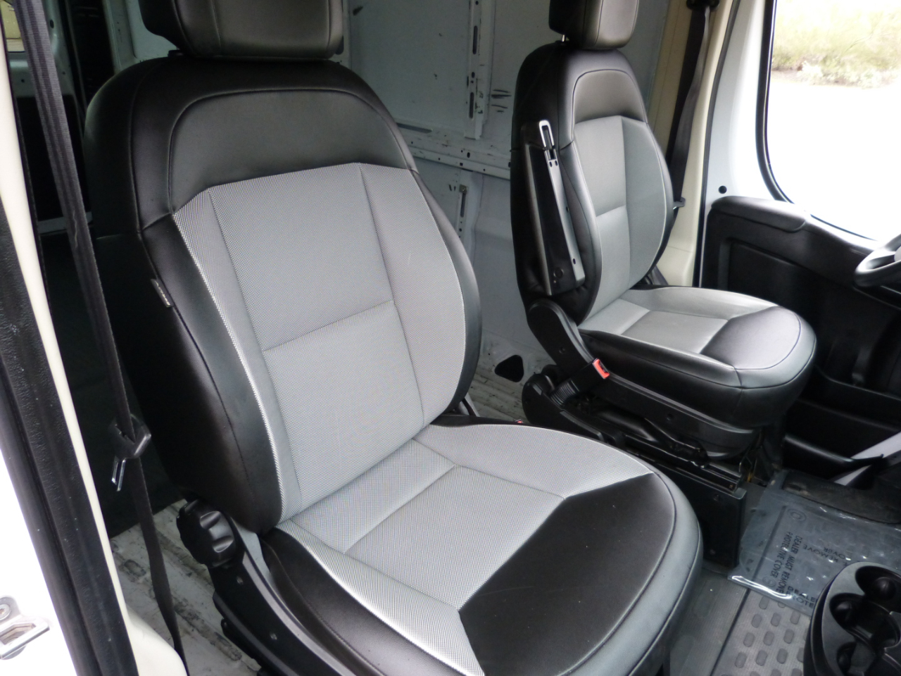 RAM Promaster 1500 Low Roof Tradesman 136-in. WB 2017