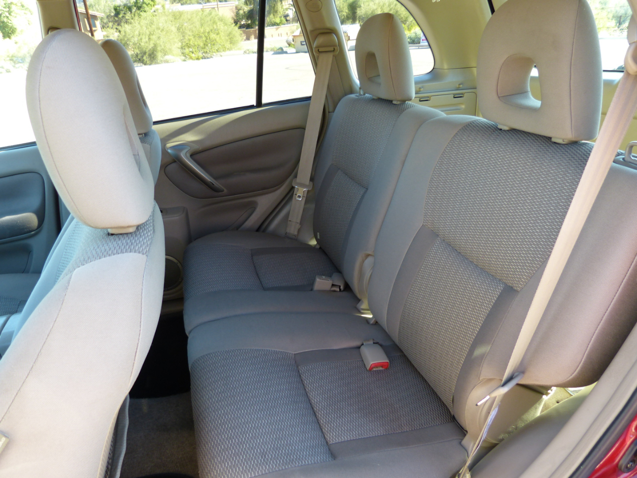 Toyota RAV4 2WD 2005