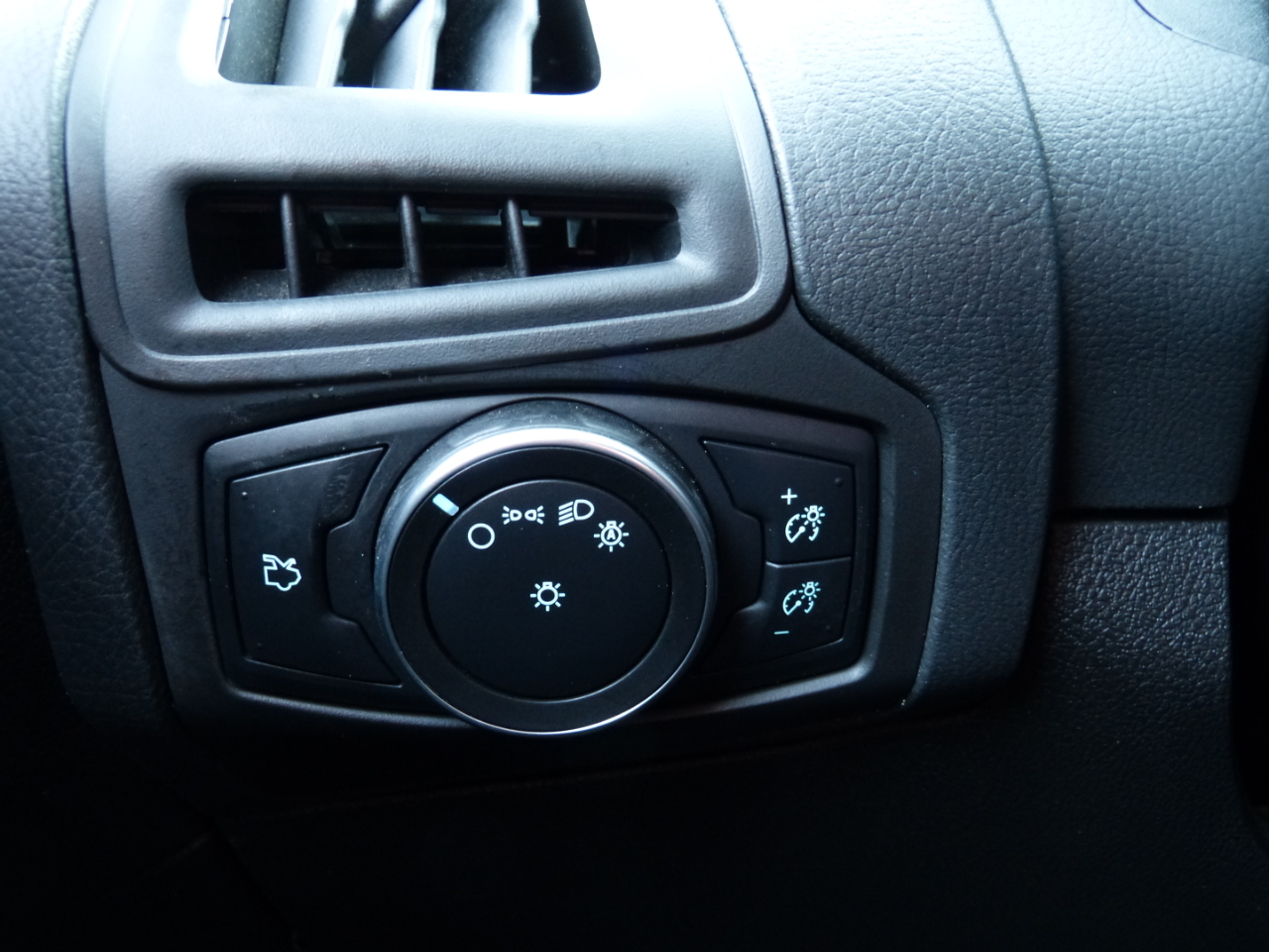 Ford Focus SE Sedan 2018