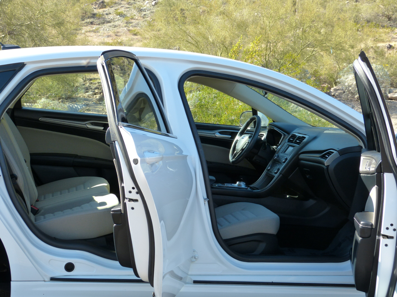 Ford Fusion Hybrid S 2018