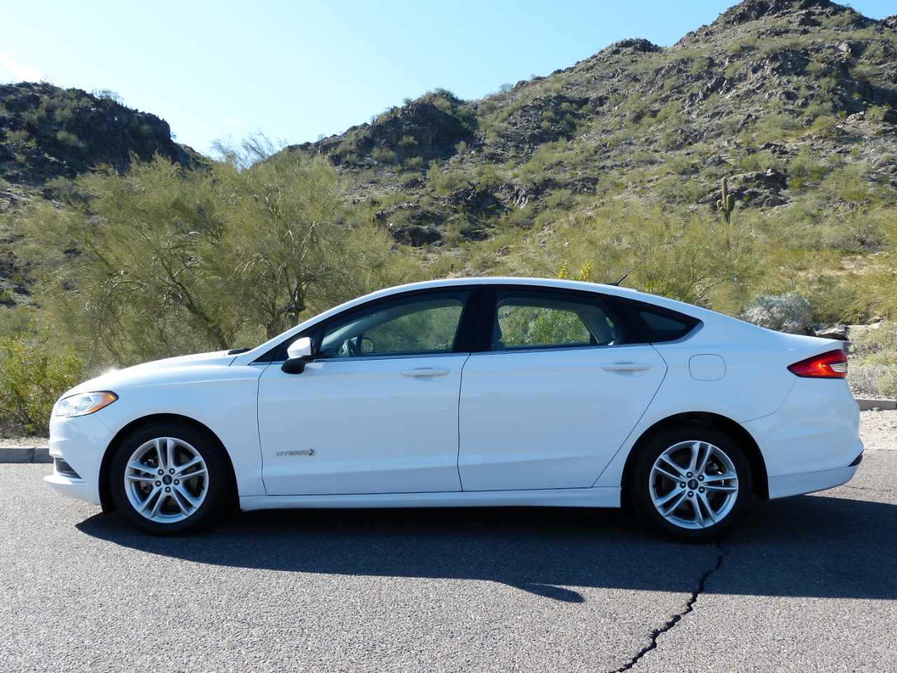Ford Fusion Hybrid S 2018