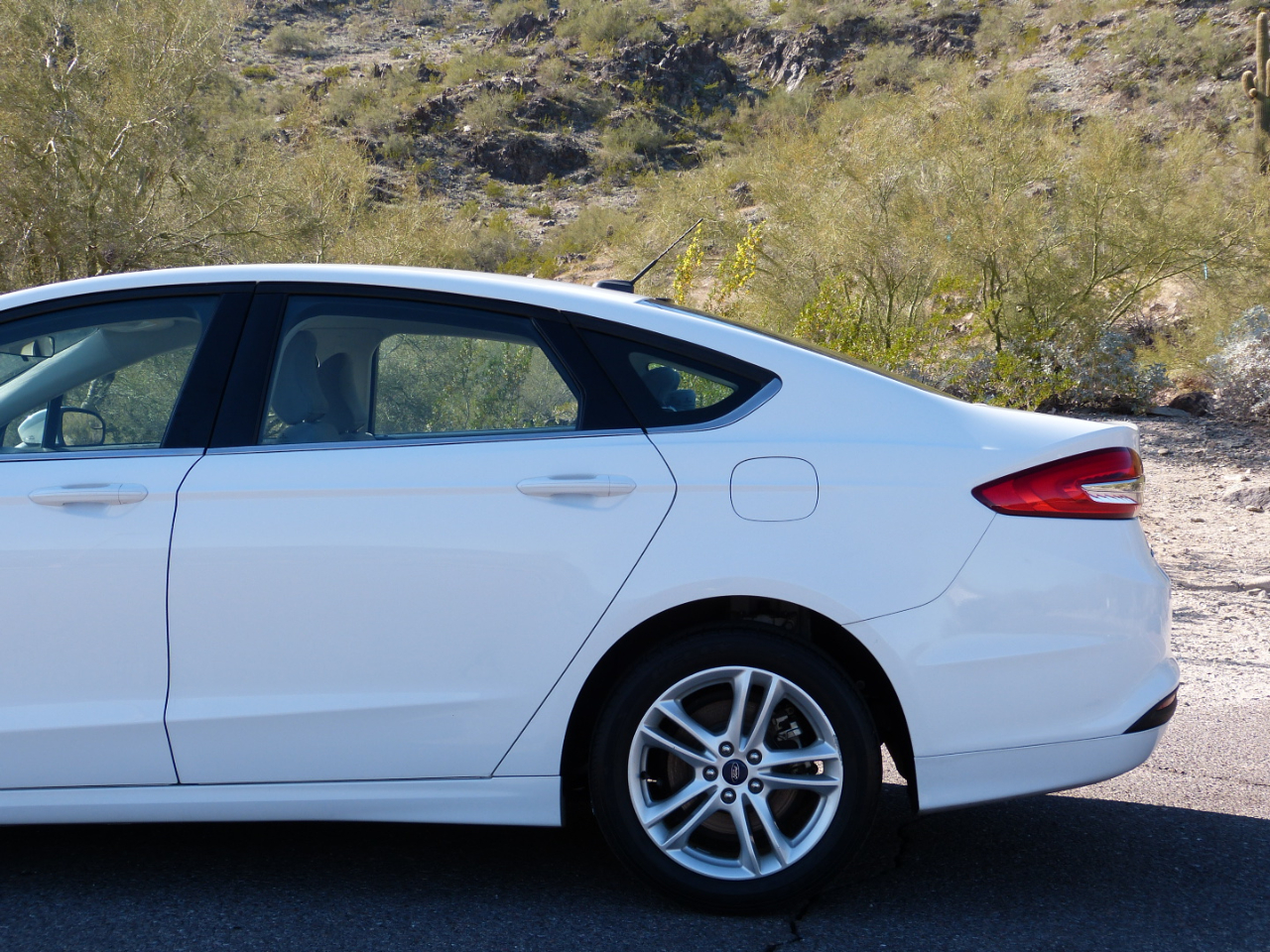 Ford Fusion Hybrid S 2018