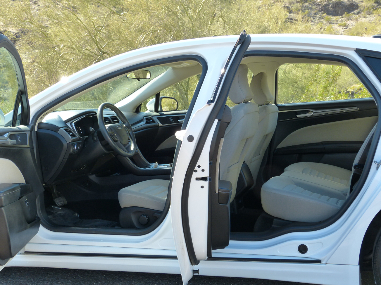 Ford Fusion Hybrid S 2018