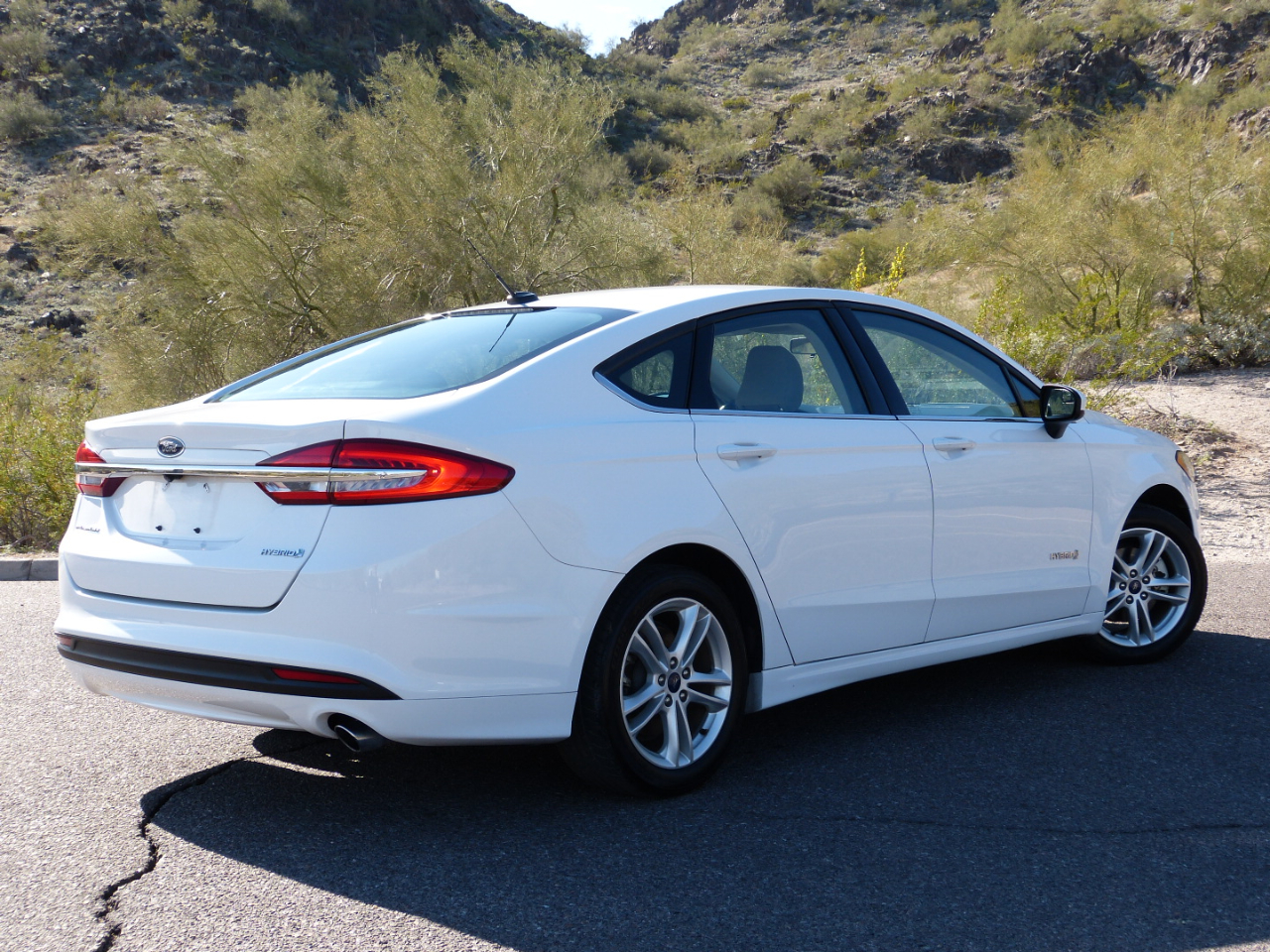 Ford Fusion Hybrid S 2018