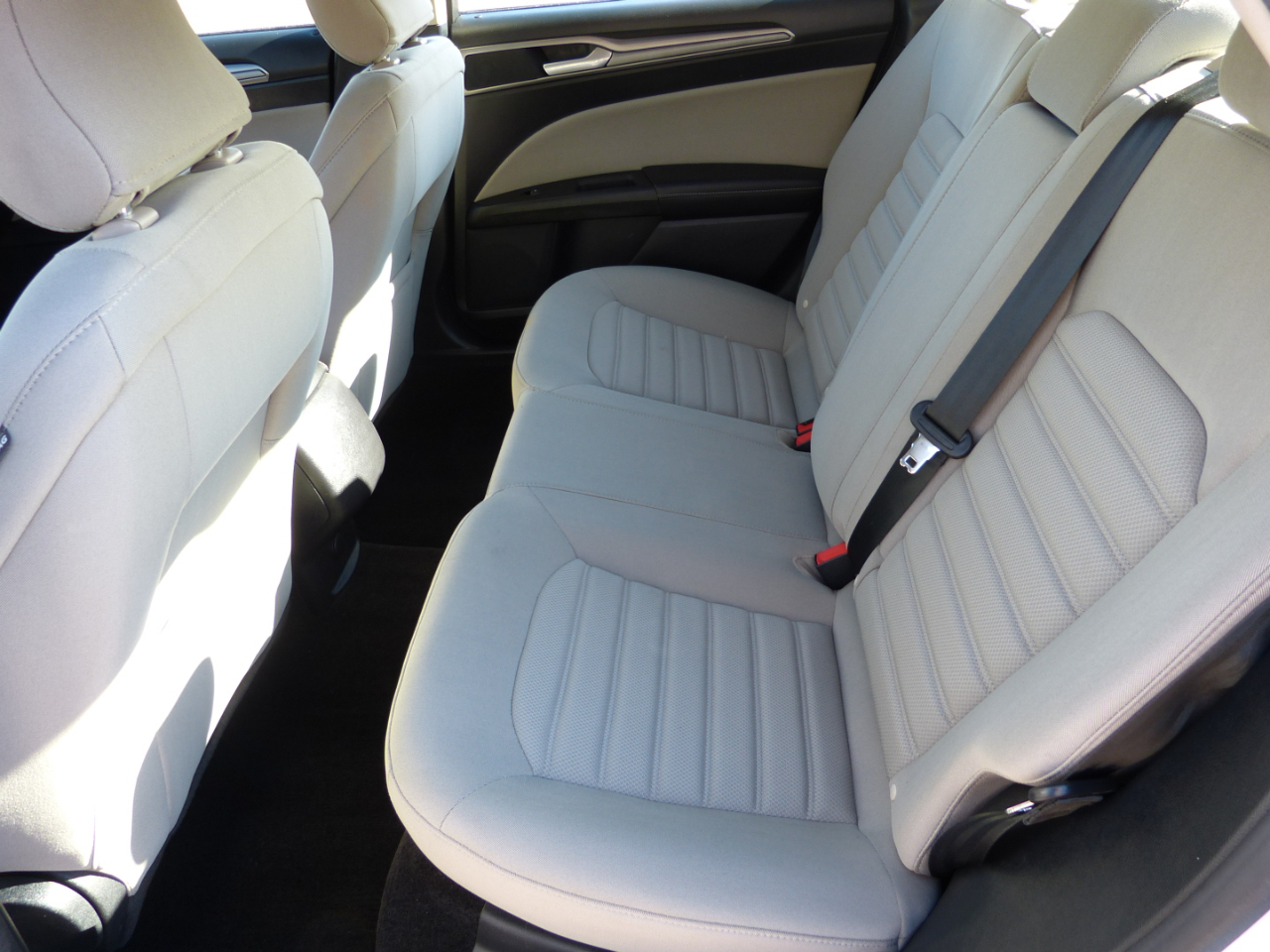 Ford Fusion Hybrid S 2018