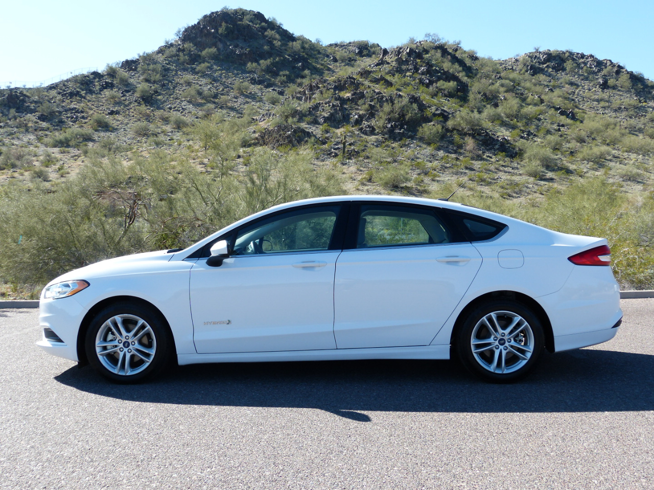 Ford Fusion Hybrid S 2018