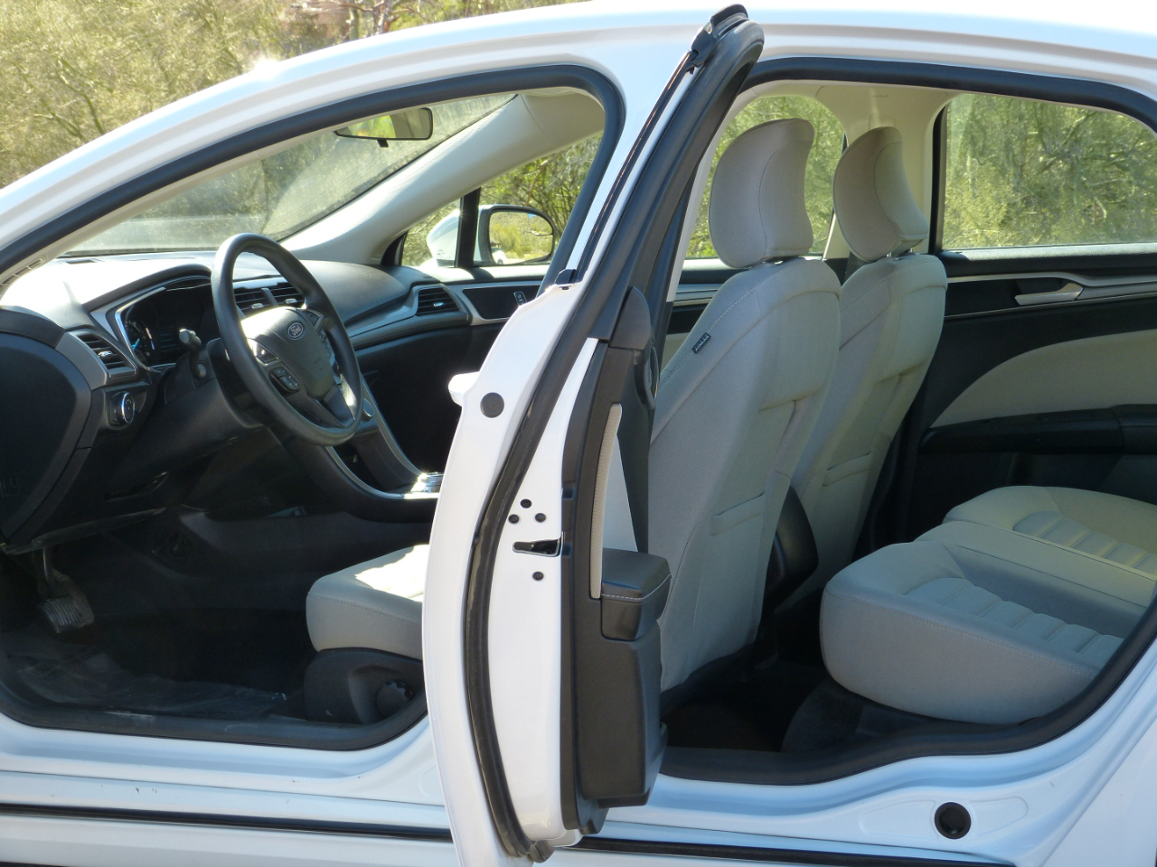 Ford Fusion Hybrid S 2018