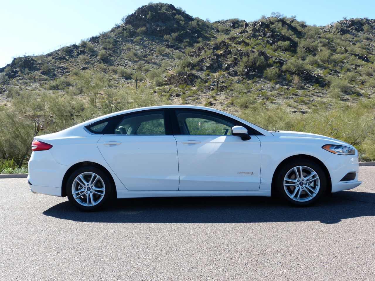 Ford Fusion Hybrid S 2018