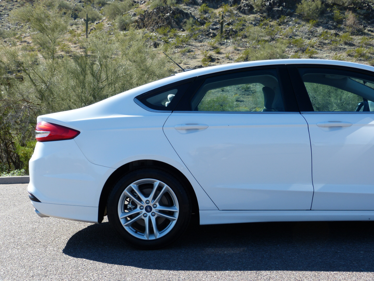 Ford Fusion Hybrid S 2018