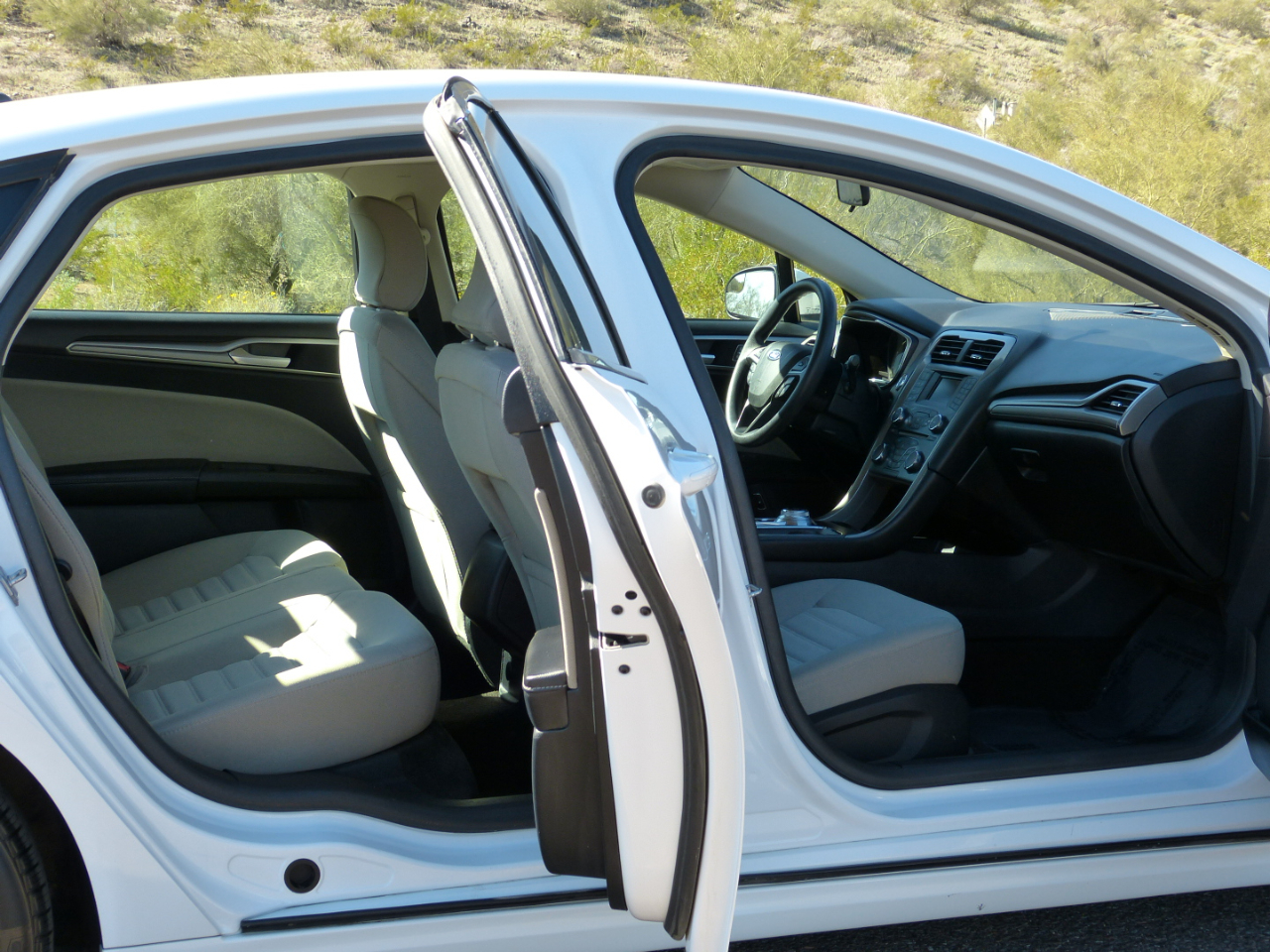 Ford Fusion Hybrid S 2018