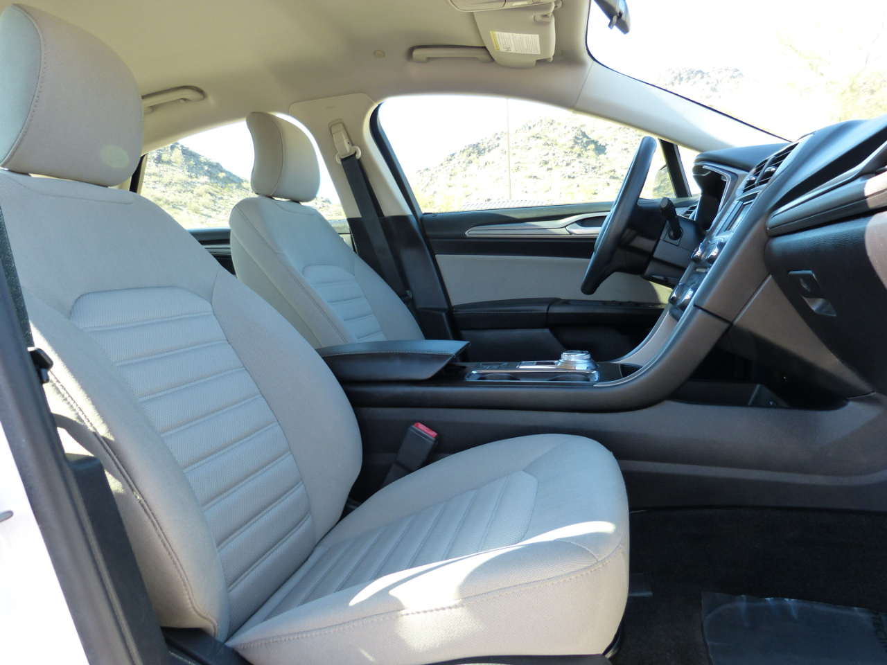 Ford Fusion Hybrid S 2018