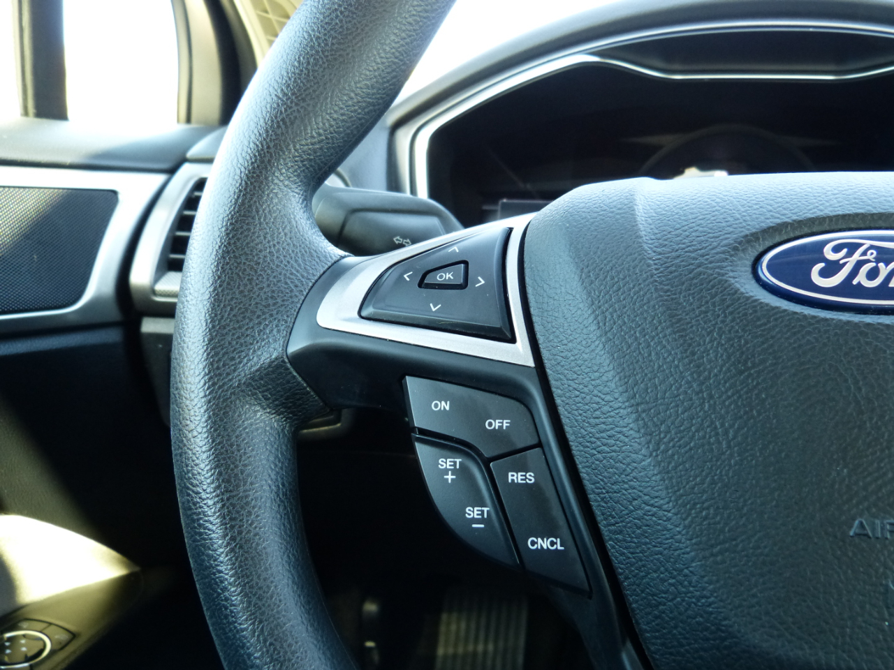 Ford Fusion Hybrid S 2018