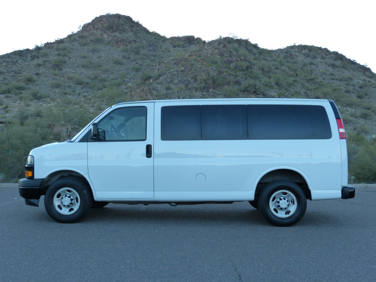 Chevrolet Express LS 2500 2018