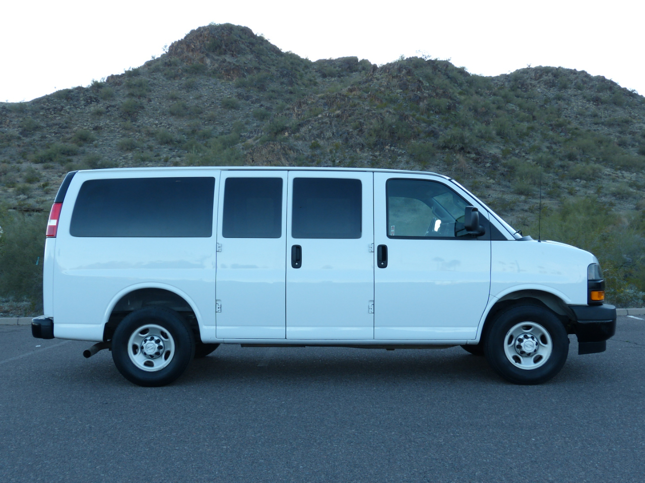 Chevrolet Express LS 2500 2018