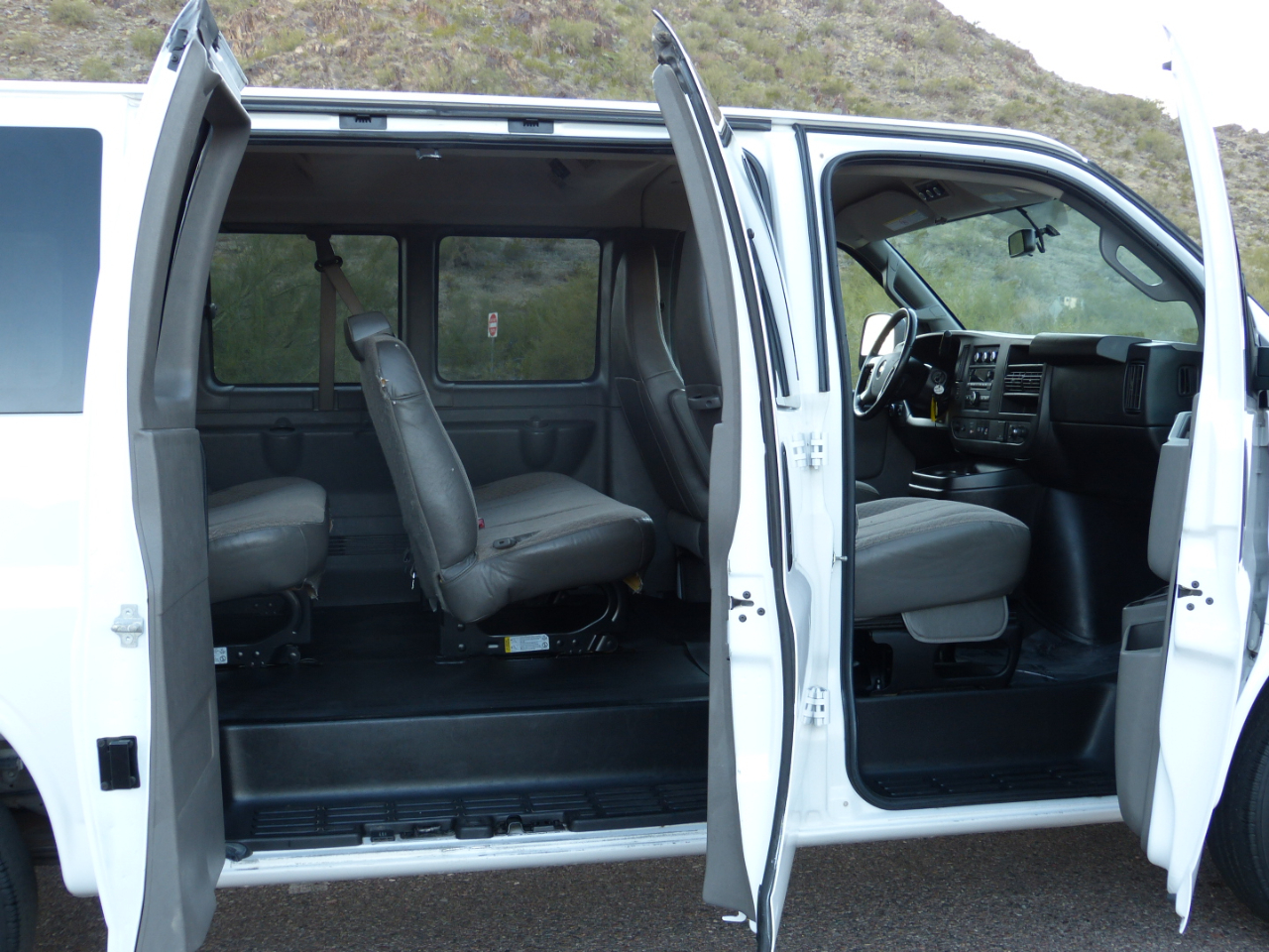 Chevrolet Express LS 2500 2018