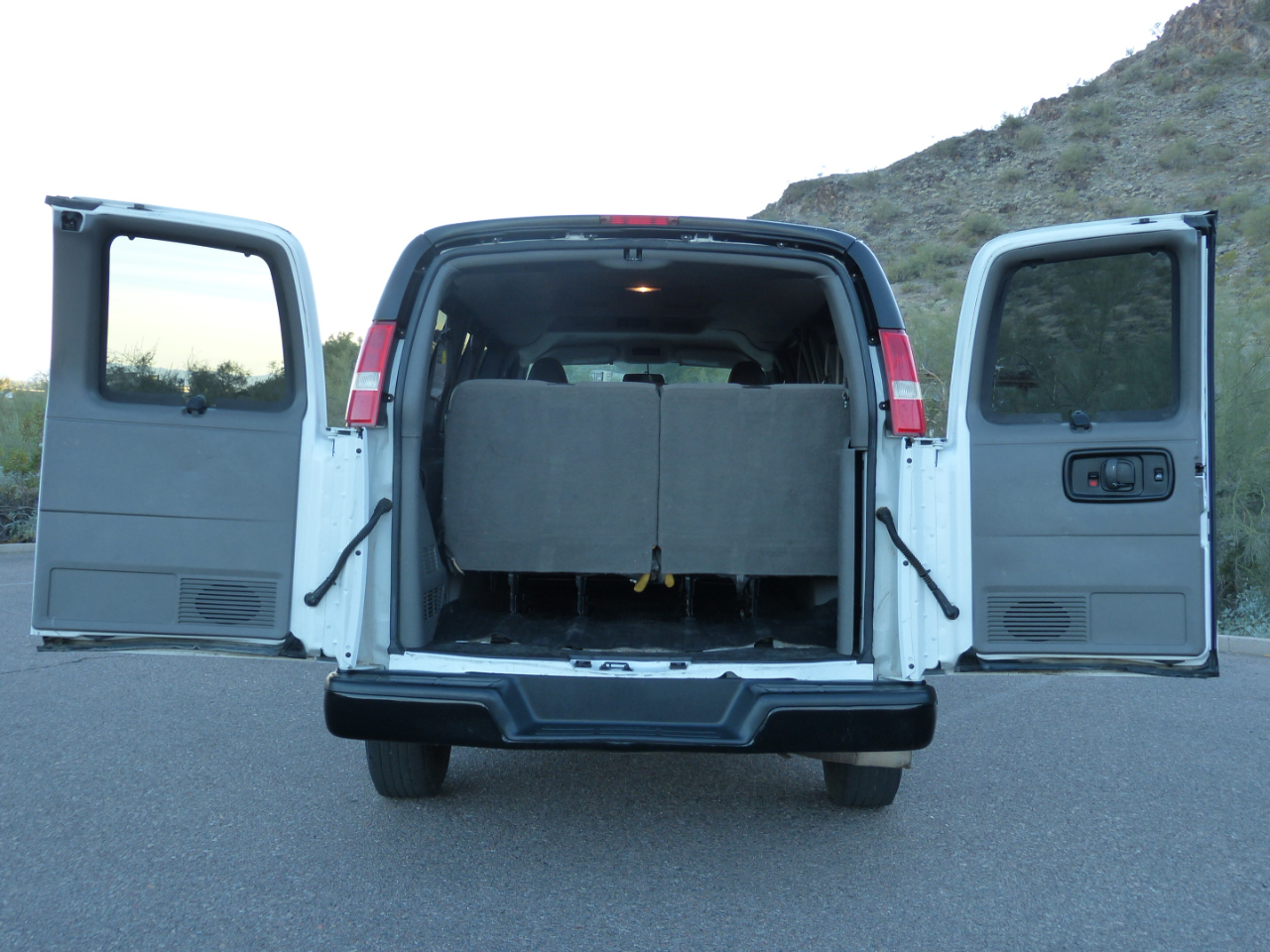 Chevrolet Express LS 2500 2018