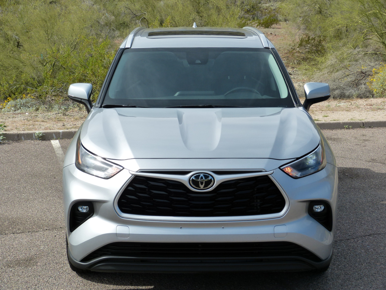 Toyota Highlander XLE 4D SUV FWD 2023