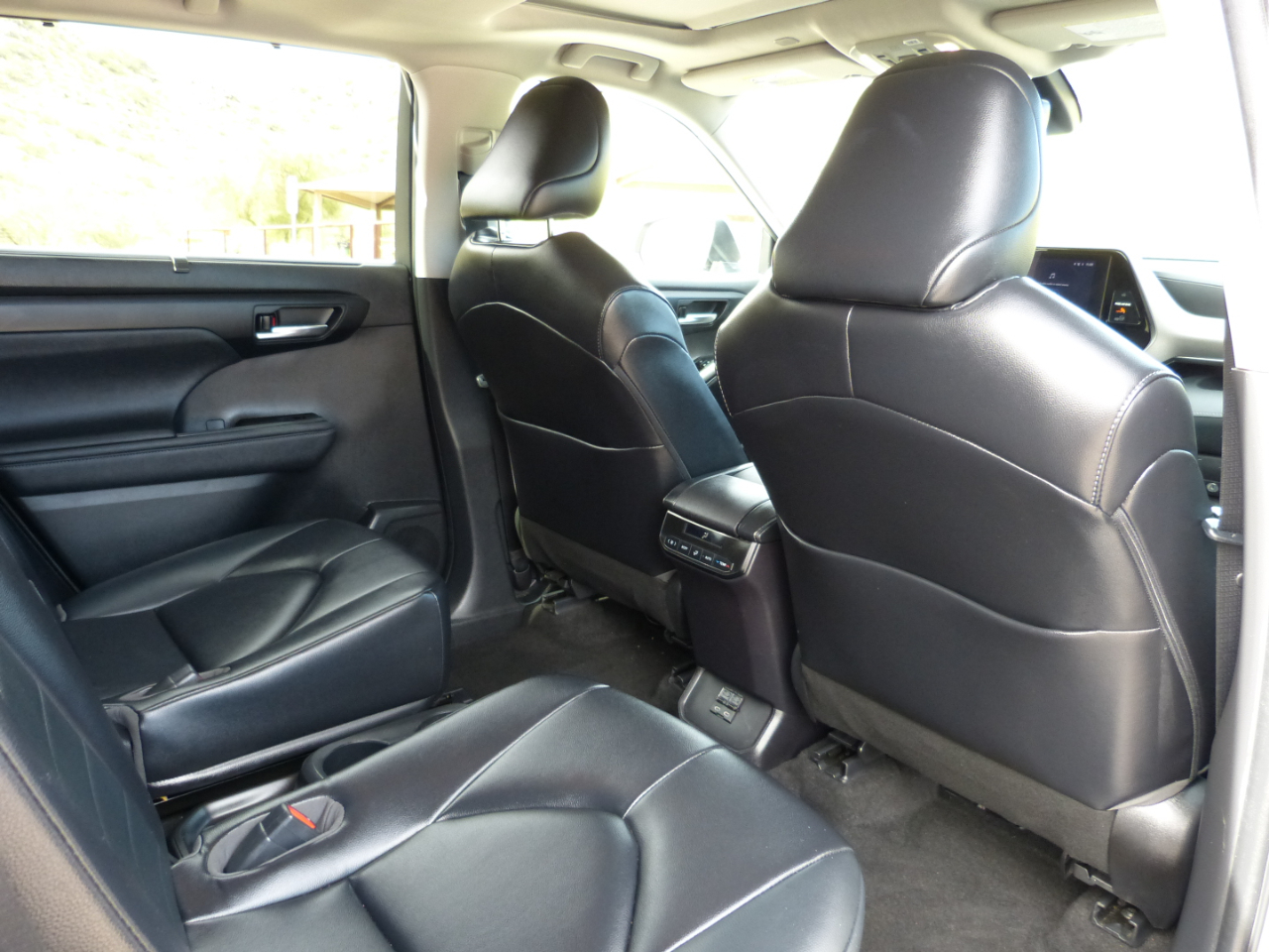 Toyota Highlander XLE 4D SUV FWD 2023