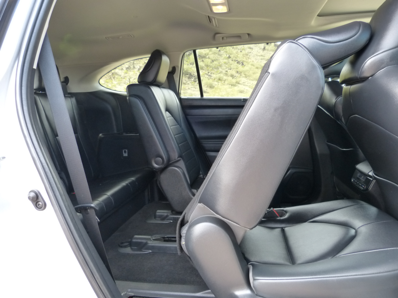 Toyota Highlander XLE 4D SUV FWD 2023