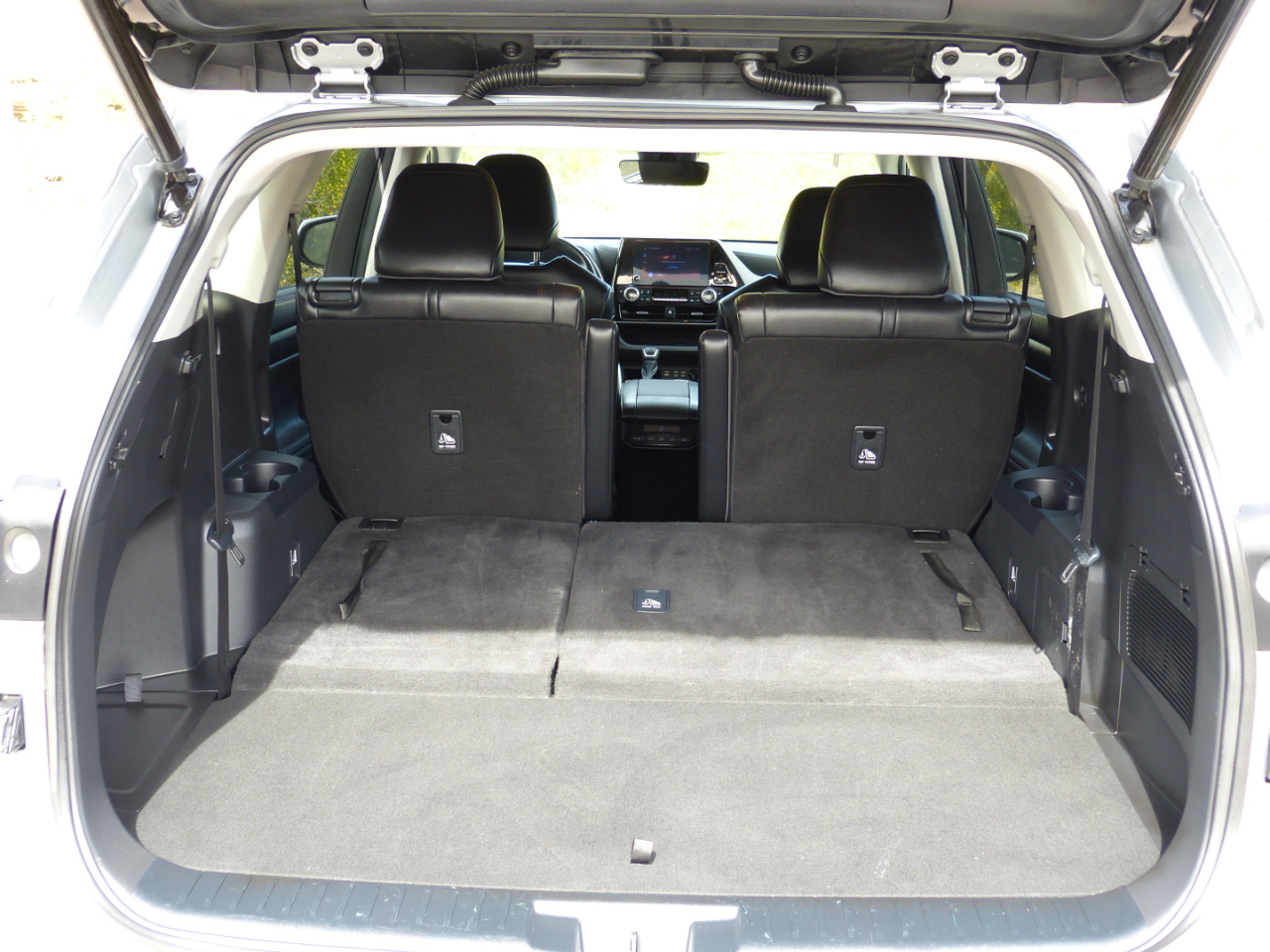 Toyota Highlander XLE 4D SUV FWD 2023