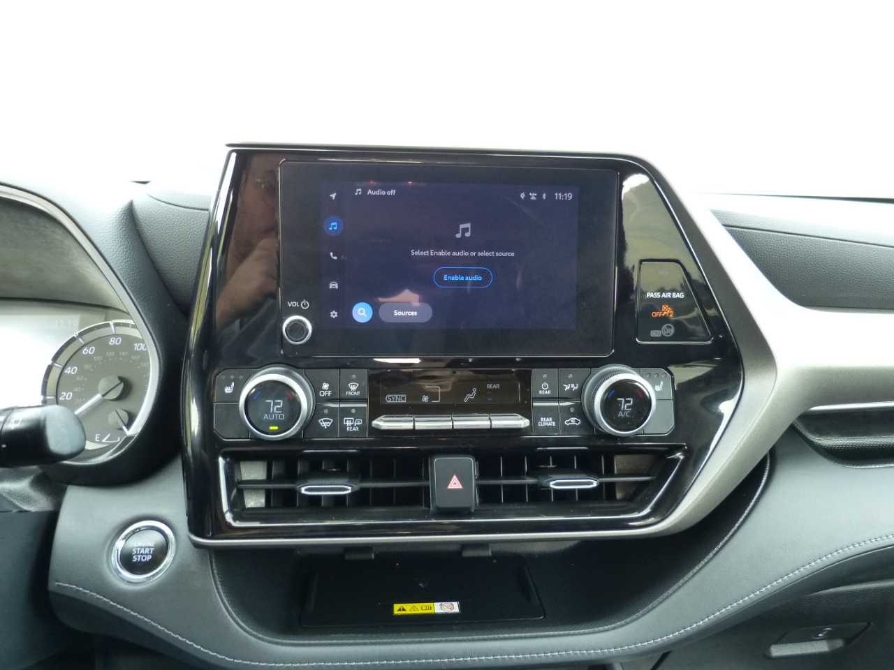 Toyota Highlander XLE 4D SUV FWD 2023