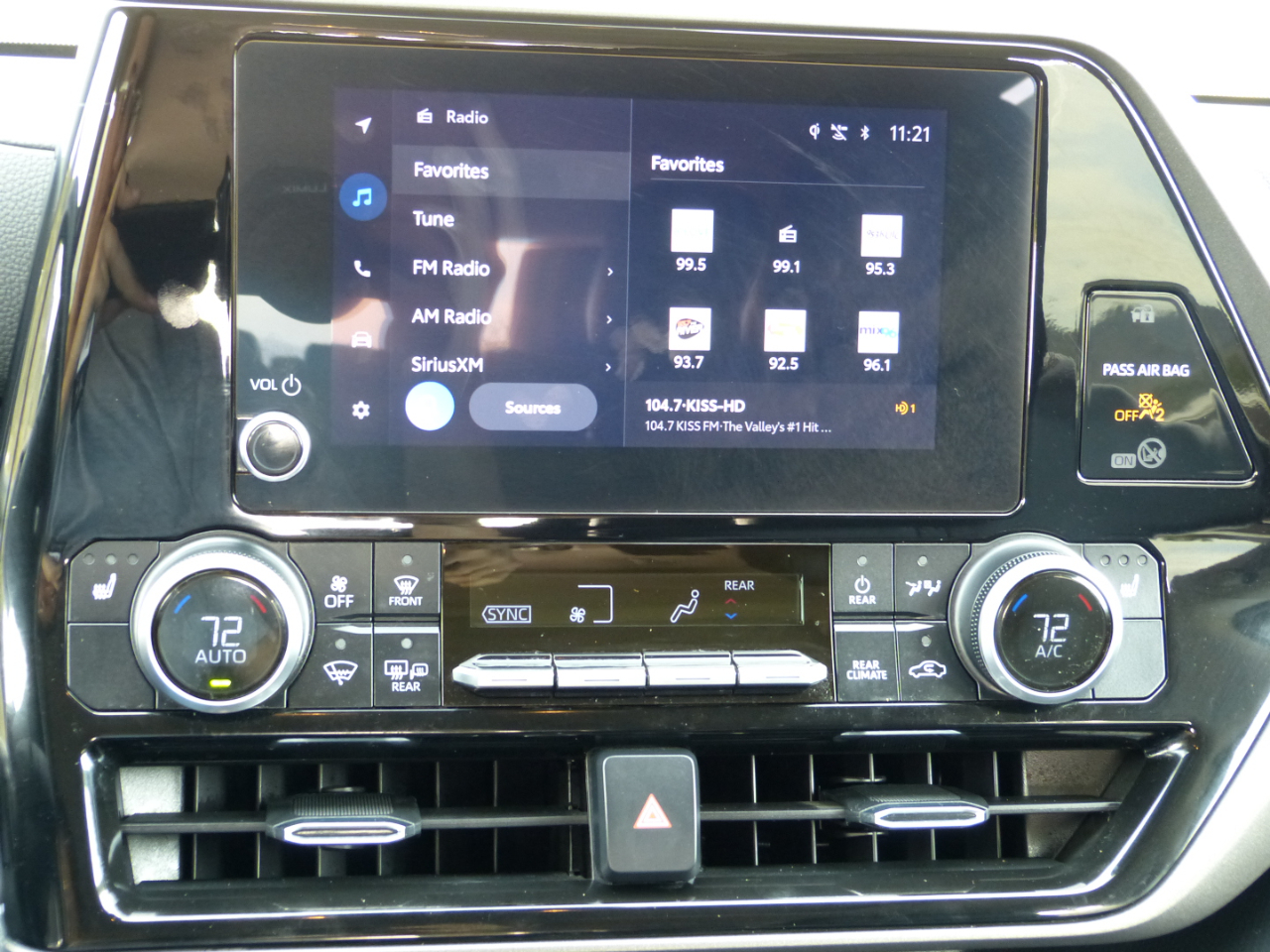 Toyota Highlander XLE 4D SUV FWD 2023