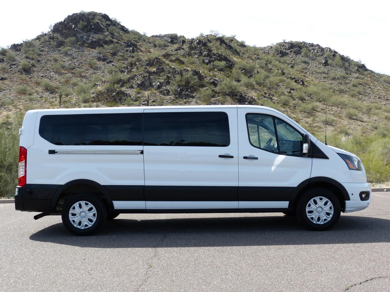 Ford Transit 350 Wagon Med. Roof XLT w/Sliding Pass. 148-in. WB 2024