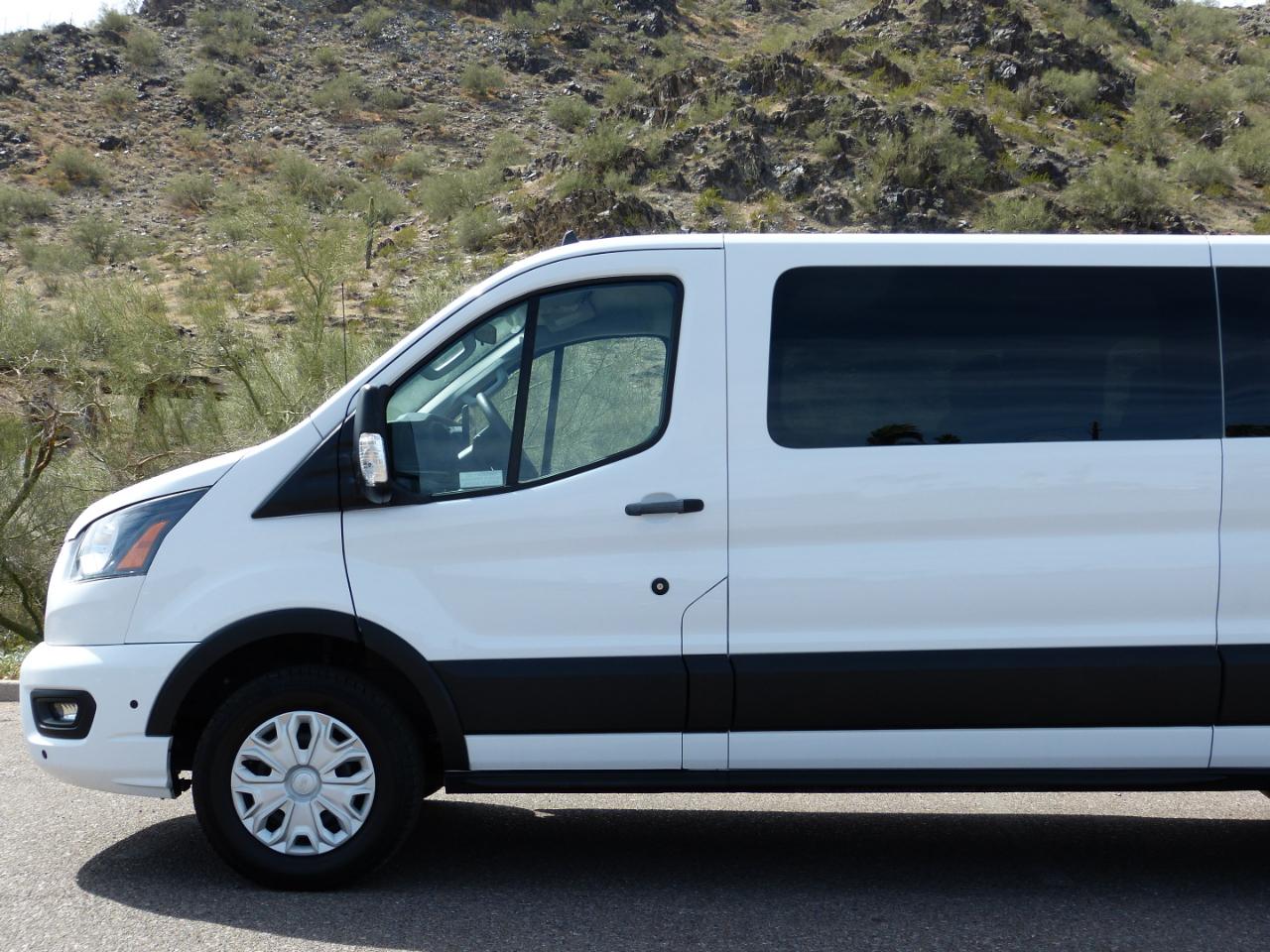 Ford Transit 350 Wagon Med. Roof XLT w/Sliding Pass. 148-in. WB 2024